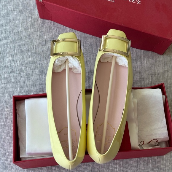 NEW Roger Vivier QUADRATA Trompette Metal Buckle Ballerinas flats, light yellow - Picture 2 of 8
